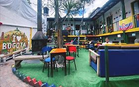 Hostal Gastro Bar Casa Colibri